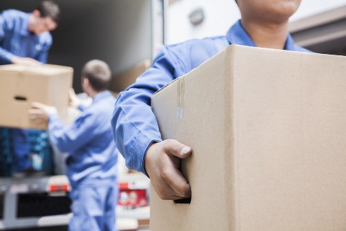 Moving truck support for homes and businesses in Greenwich