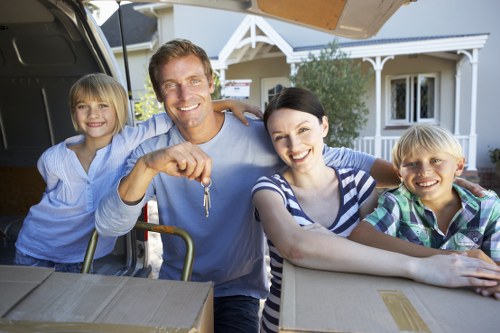 Removal truck service suited to flats, houses, and office moves in Greenwich